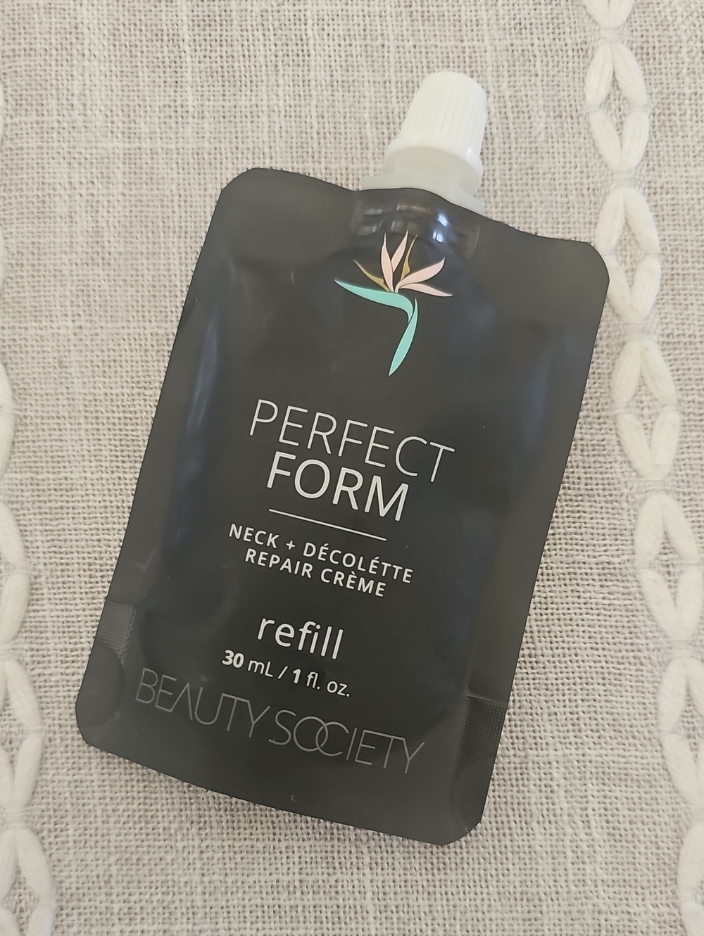 Beauty Society - Perfect Form Neck Décolleté Repair Crème Refill – NEVER OPENED